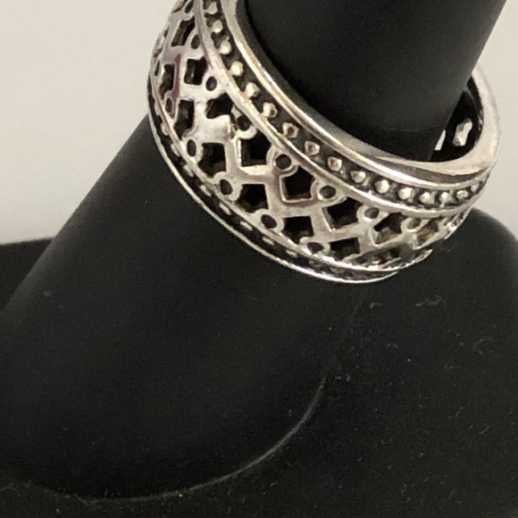 PREMIER Designs silver tone detailed designed ban ring new in box size 7.5 - Picture 2 of 4